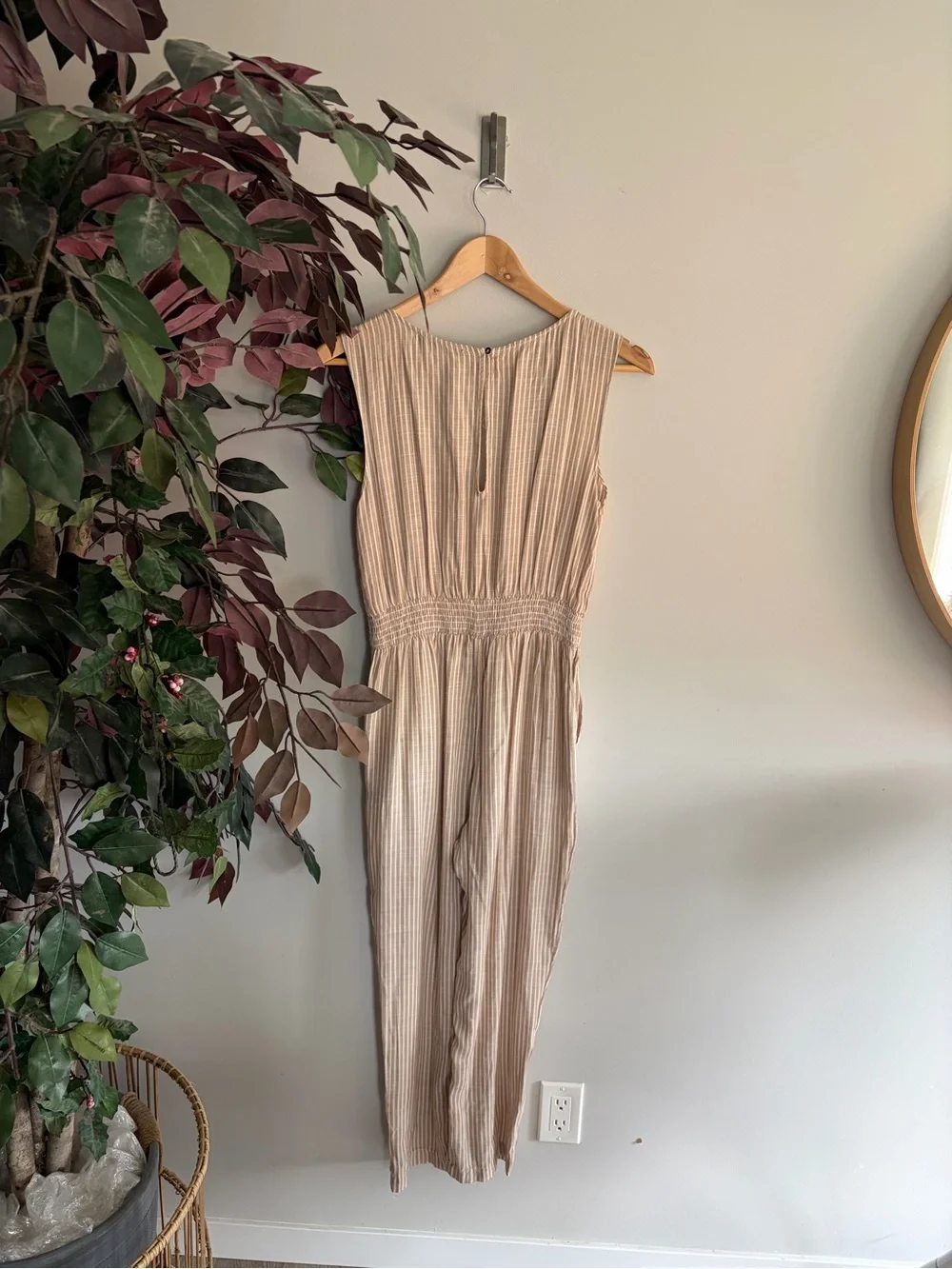 Abercrombie & Fitch Beige Sleeveless Smocked-Waist Jumpsuit - Picture 4 of 5
